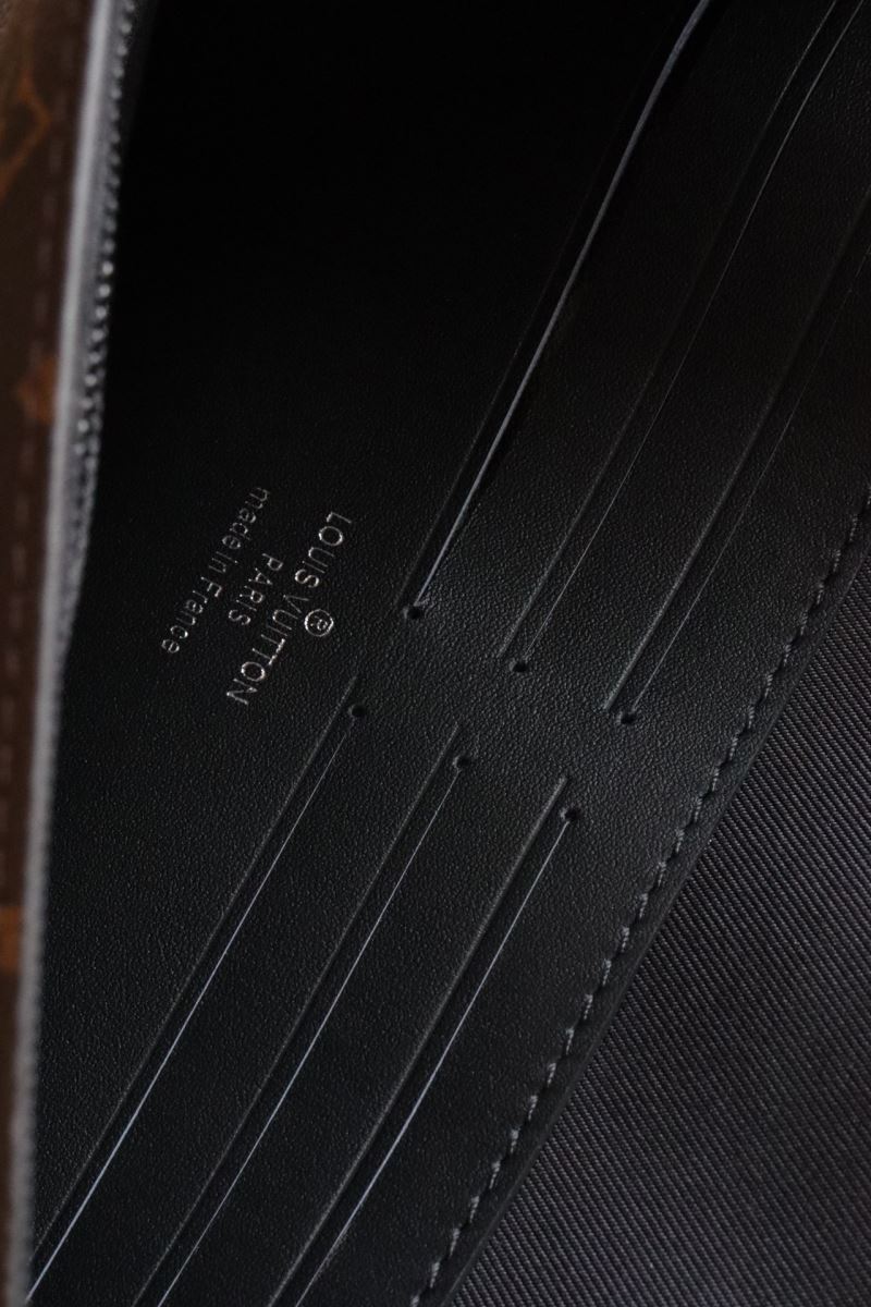 Louis Vuitton Clutch Bags